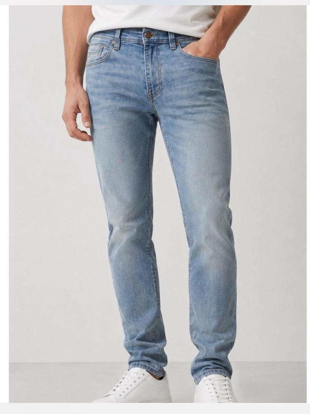 H&M Light Wash Slim Fit Men’s Jeans 33x32